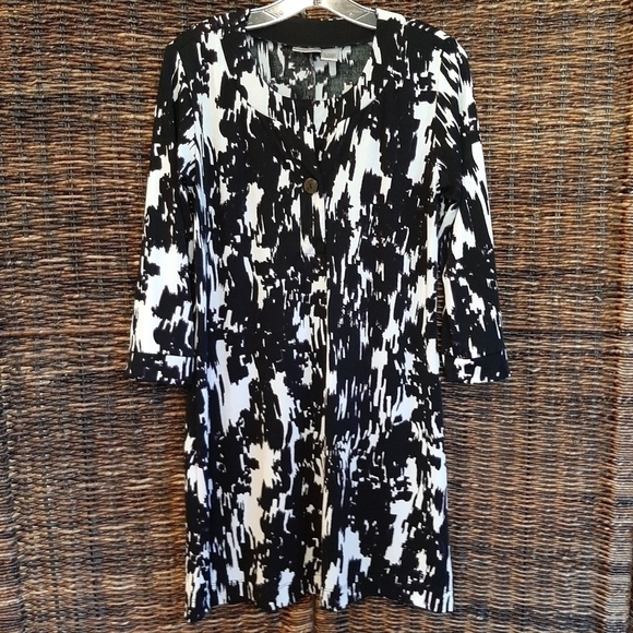 Chico's Women's 0 Black Abstract Print Slink Knee Length Mini Shift Dress Henley - Picture 1 of 7